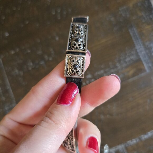 Western Faux Leather Bracelet Silver Tone Metal Accents Boho Festival Cowgirl - Picture 5 of 5